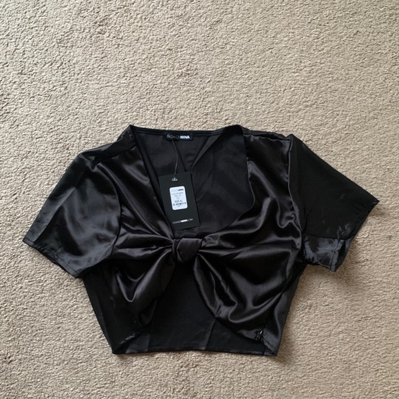 New! NWT Fashion Nova Satin Crop Top Front Twist - Picture 2 of 8